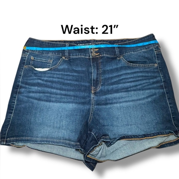 Torrid 3.5‎ Inch Jegging Super Soft Denim High-Rise Short Sz 24 EUC - Picture 7 of 11